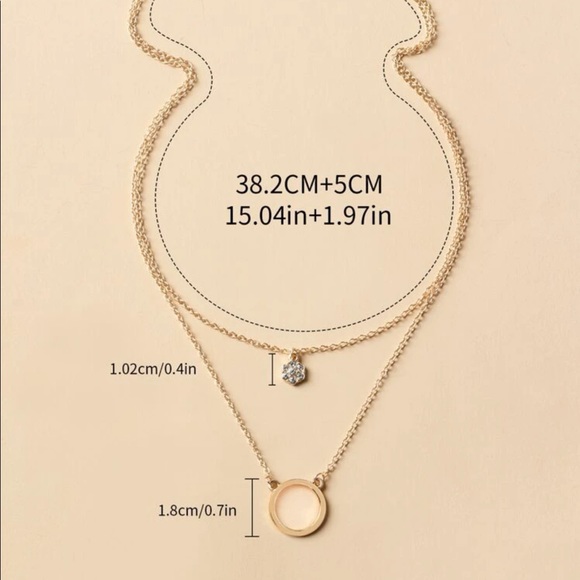 NWT Circle Layered Necklace - Picture 4 of 4